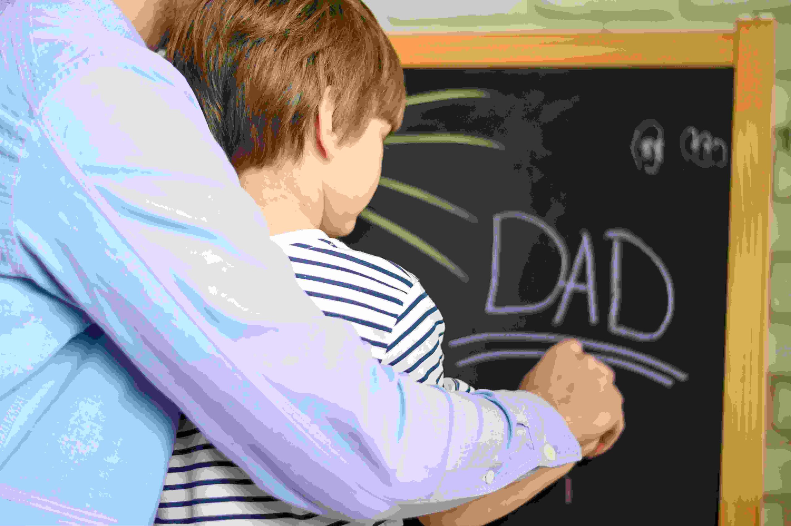 You are currently viewing ילד אוטיסט: המדריך המרגיע להורים ברגע קבלת האבחנה