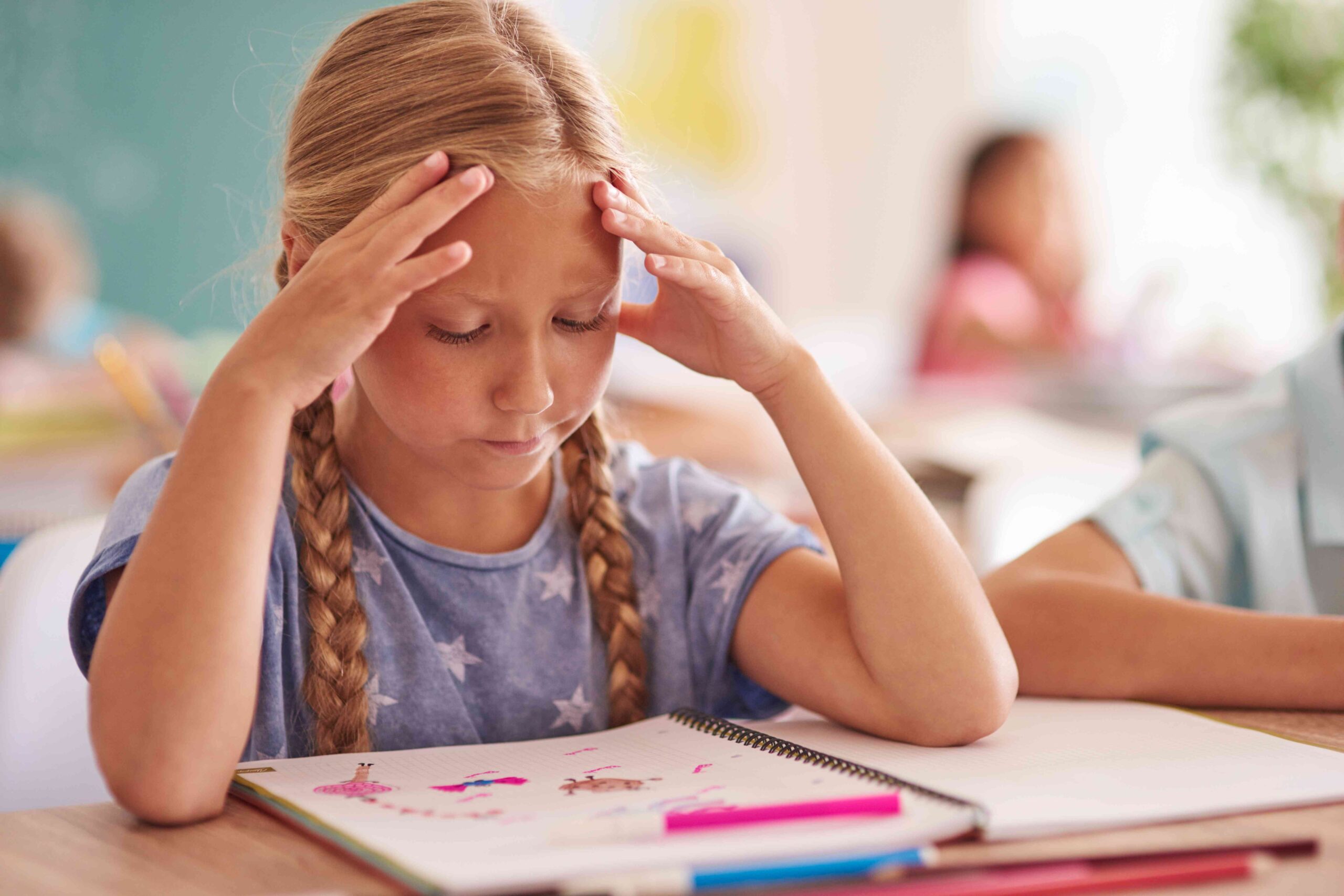 Read more about the article קופצנות או הצפה חושית? איך מבחינים בין הפרעת קשב (ADHD) לאוטיזם (ומה קורה כשיש את שניהם)